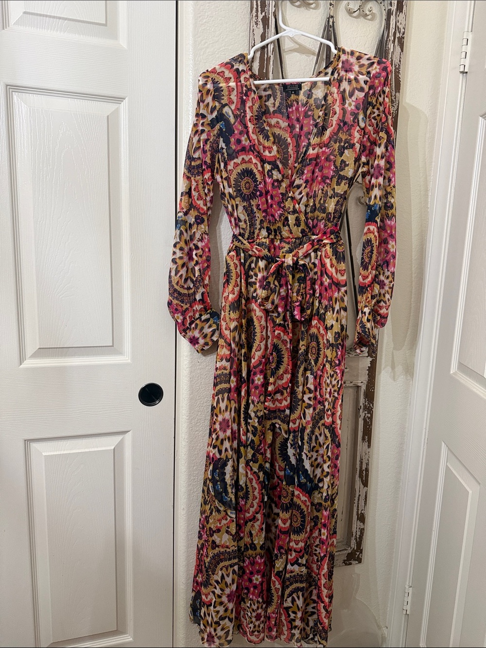 Paisley Print V-Neck Maxi Dress in Pink and Cream